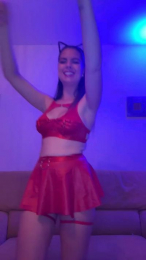 Lovecha_ webcam model stream image