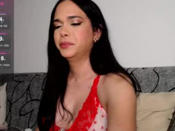 luara_ webcam model stream image