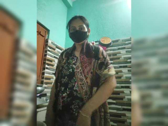 Pakhi webcam model stream image