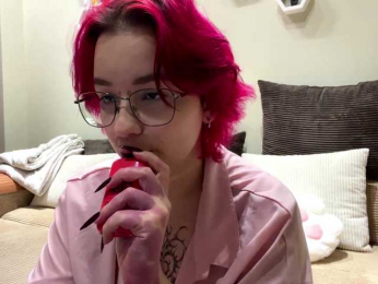 YoungAvenoso webcam model stream image