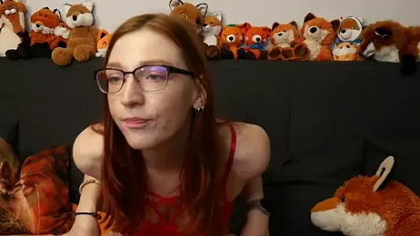 FinaFoxy webcam model stream image