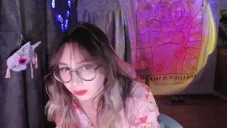 Holy420lolii webcam model stream image