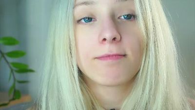 MildredGault webcam model stream image