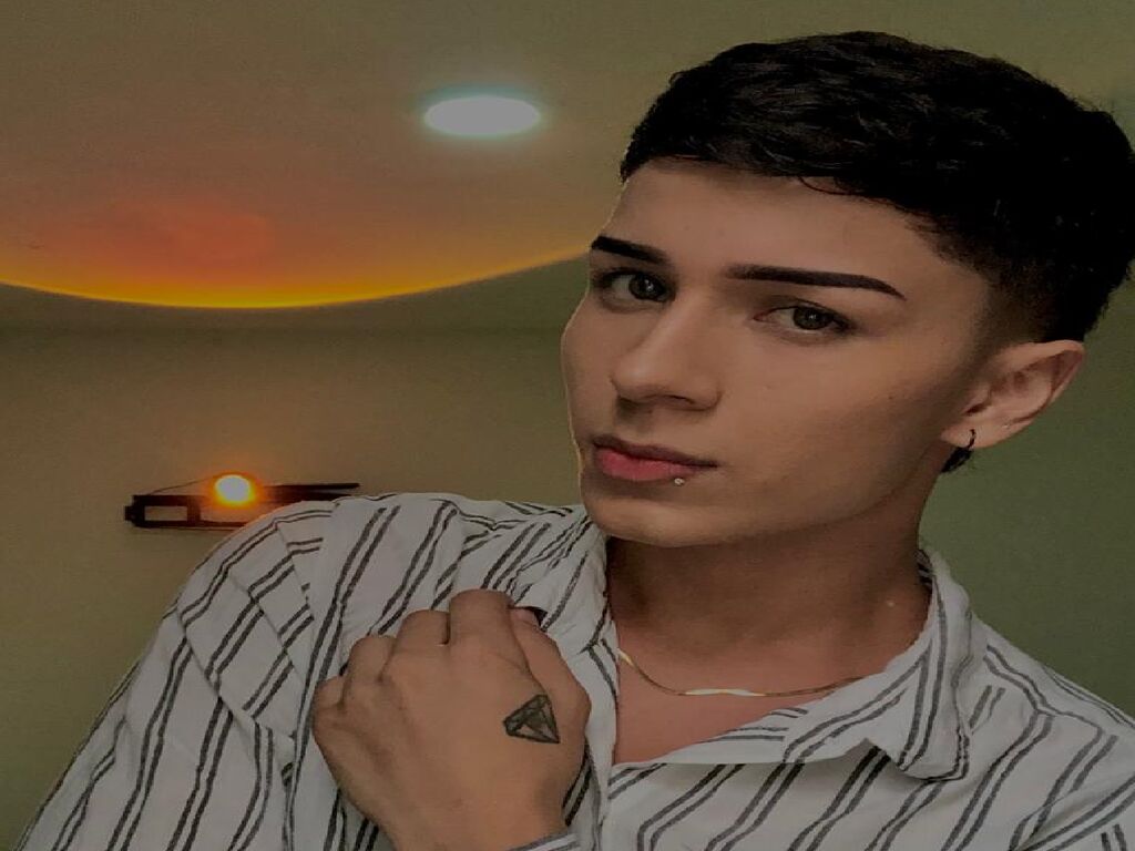 LucasDominguez webcam model stream image