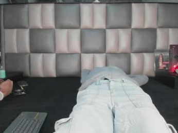ema_and_camila webcam model stream image