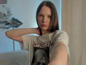 lyne19 webcam model stream image