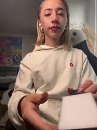 Littlebunny21 webcam stripchat model stream image