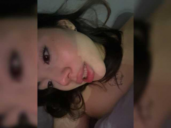 M0nikaa webcam model stream image