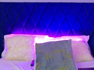 Viiolet Saunders webcam model stream image