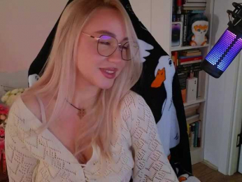 Emili1- webcam model stream image