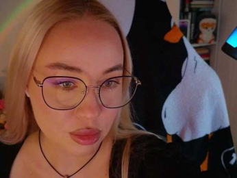 Emili1- webcam model stream image