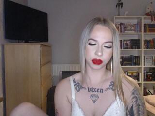 Julia Ward webcam model stream image