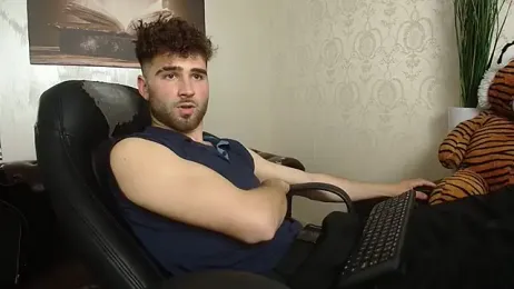 KyloEast webcam model stream image