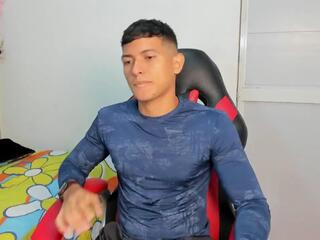Yei Sant webcam model stream image
