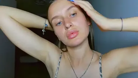 Submissive_love webcam model stream image