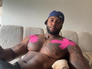 Tairon Tucke webcam model stream image