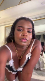 ValRivera webcam model stream image