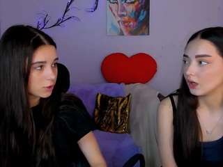 laura-queen webcam model stream image