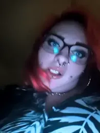 CurvyVampire webcam model stream image