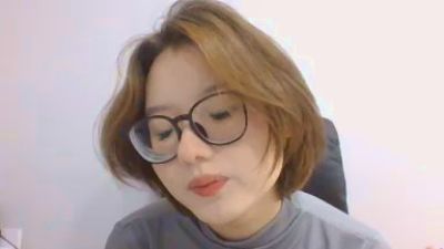 JungQuilliam webcam model stream image