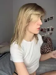 Mia_Komioa webcam model stream image