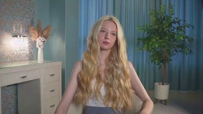 HollisCrute webcam model stream image