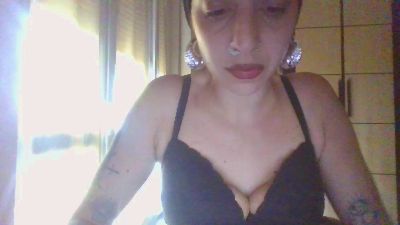 Metena webcam model stream image