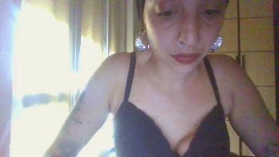 Metena webcam model stream image