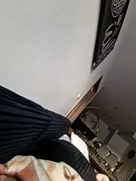 Activ1top webcam model stream image