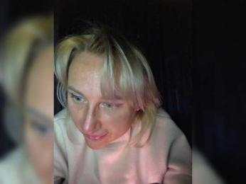 ARotikA1 webcam model stream image