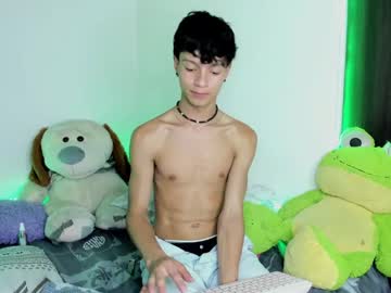 twink_sebas_ webcam model stream image