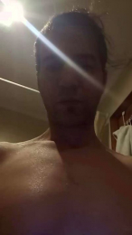 Disfrutandohot webcam model stream image