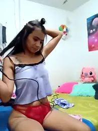 Leslly_ webcam model stream image