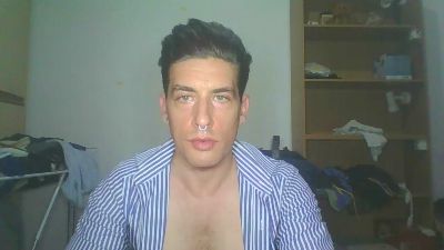 FrankieBully webcam model stream image