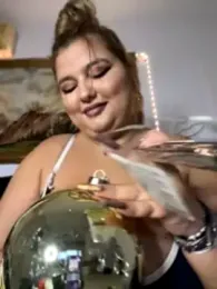 AllysonK webcam stripchat model stream image