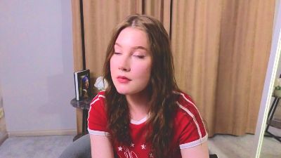WhitneyGroves webcam model stream image