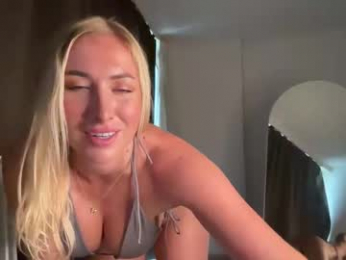 heyskylar webcam model stream image