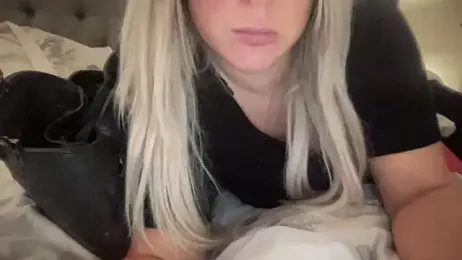 Bustyblondebabe32 webcam model stream image