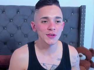 anderr-gray webcam model stream image