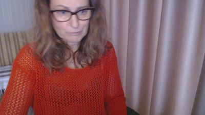 LauraOven webcam model stream image