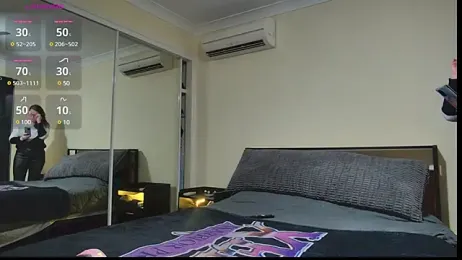 PlayfulcurvyyMilf webcam model stream image