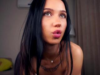 Lisa Budinich webcam flirt4free model stream image