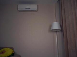 Lisa Budinich webcam model stream image