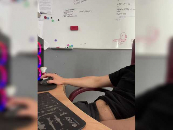 Hotsuka webcam model stream image