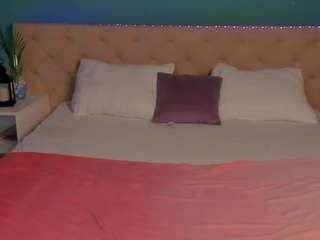 mavis-willis webcam model stream image