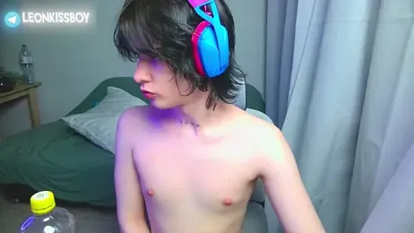 LeonBoykisser webcam stripchat model stream image