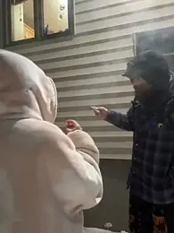 Mini_And_The_Bear webcam stripchat model stream image