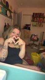 Toothicc webcam model stream image