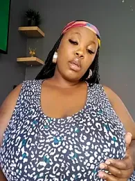 SWEETDOLLY29XX webcam model stream image