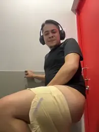 OliverTabordaa webcam stripchat model stream image